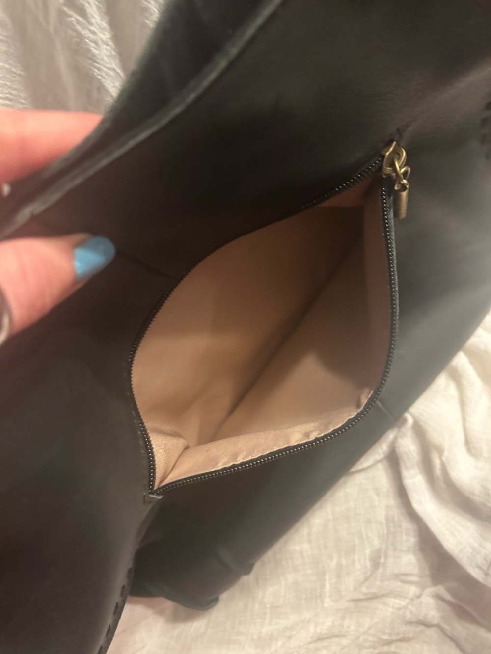 The Sak Black the Los Feliz Large Tote - Picture 6 of 8
